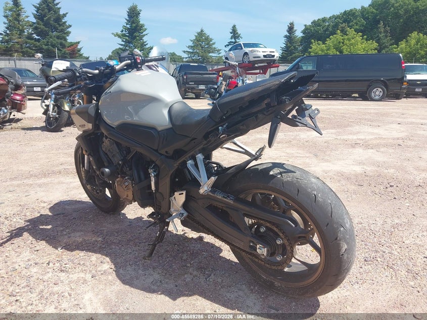 2024 Honda Cb VIN MLHRH1652R5000832 IAAI salvage auction — FRONT & REAR, Salvage (Wisconsin), sold $75 on 2026-07-28 (photo 3)