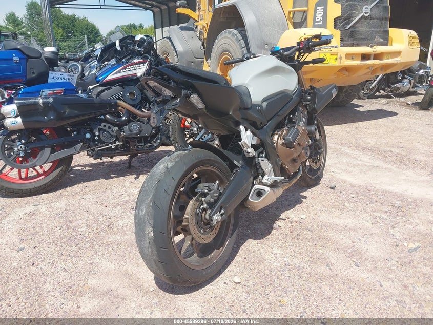 2024 Honda Cb VIN MLHRH1652R5000832 IAAI salvage auction — FRONT & REAR, Salvage (Wisconsin), sold $75 on 2026-07-28 (photo 4)