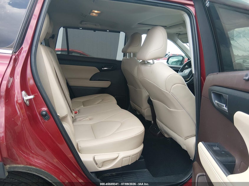 2020 Toyota Highlander VIN 5TDGZRAH5LS023417 IAAI salvage auction — FRONT END, Salvage Title, sold $12,400 on 2026-08-02 (photo 8)