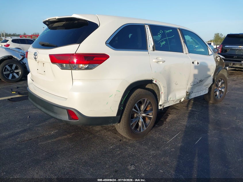 2019 Toyota Highlander VIN 5TDZARFH4KS057257 IAAI salvage auction — SIDE, Rebuildable (Florida), sold $7,550 on 2026-07-30 (photo 4)