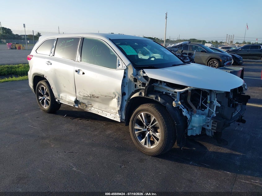 2019 Toyota Highlander VIN 5TDZARFH4KS057257 IAAI salvage auction — SIDE, Rebuildable (Florida), sold $7,550 on 2026-07-30 (photo 6)