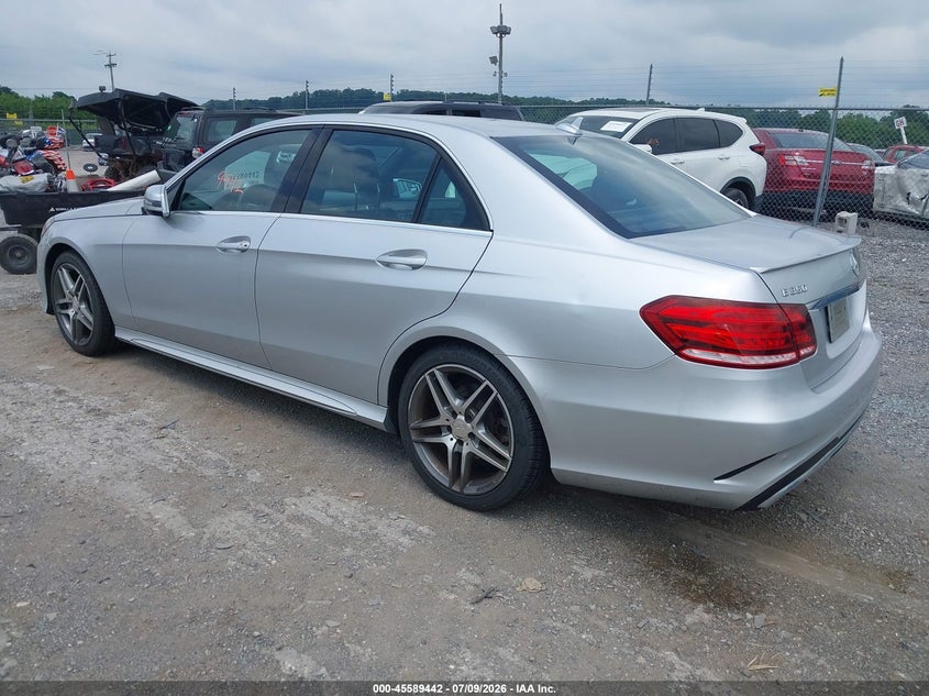 2014 Mercedes-benz E-klasse VIN WDDHF8JB0EB052875 IAAI salvage auction — RIGHT FRONT, Salvage Title, sold $3,300 on 2026-08-05 (photo 3)