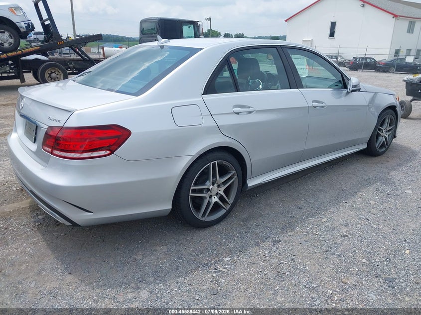 2014 Mercedes-benz E-klasse VIN WDDHF8JB0EB052875 IAAI salvage auction — RIGHT FRONT, Salvage Title, sold $3,300 on 2026-08-05 (photo 4)