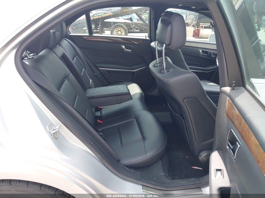 2014 Mercedes-benz E-klasse VIN WDDHF8JB0EB052875 IAAI salvage auction — RIGHT FRONT, Salvage Title, sold $3,300 on 2026-08-05 (photo 8)