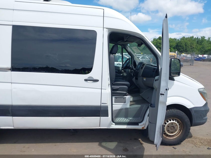 2016 Mercedes-benz Sprinter VIN WD4PE7DD3GP199056 IAAI salvage auction — NORMAL WEAR, Clear (Connecticut), sold $2,550 on 2026-07-16 (photo 5)