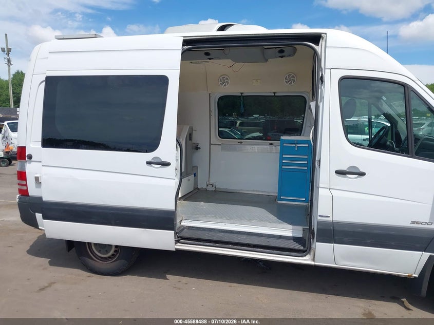 2016 Mercedes-benz Sprinter VIN WD4PE7DD3GP199056 IAAI salvage auction — NORMAL WEAR, Clear (Connecticut), sold $2,550 on 2026-07-16 (photo 8)