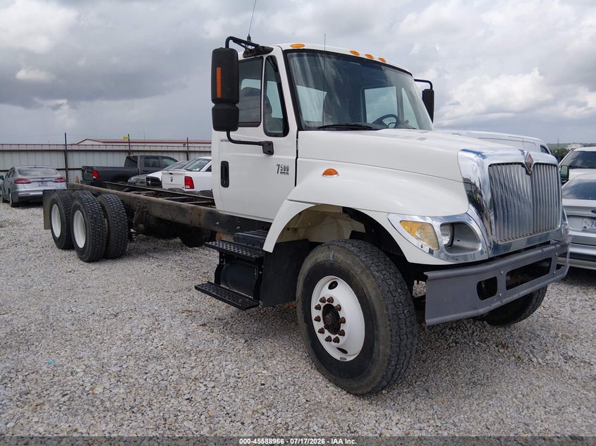 2006 International 7000-series VIN 1HTWPAZRX6J237632 — IAAI salvage auction photo