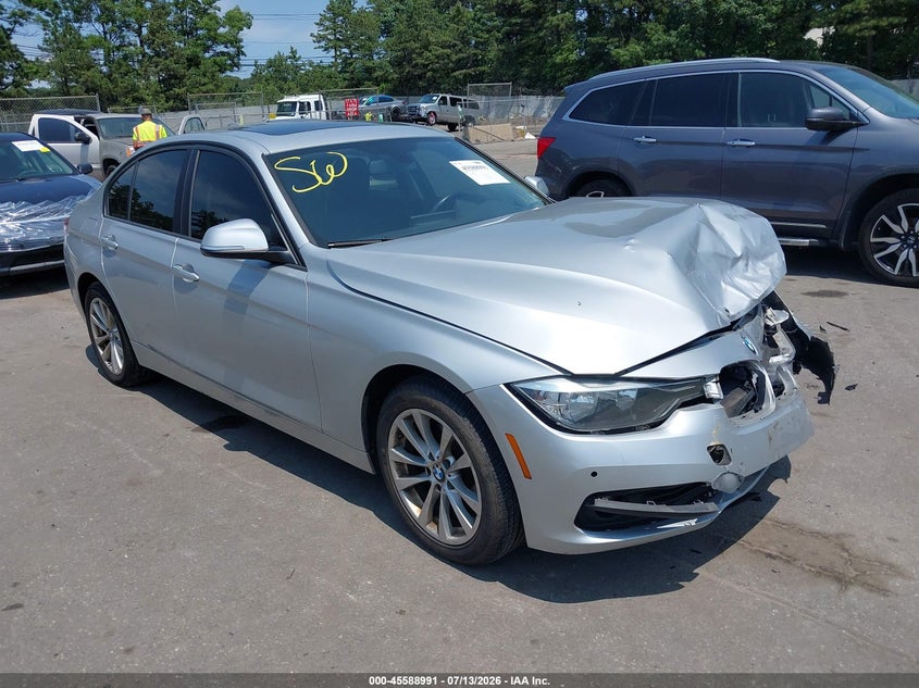 2017 BMW 3er VIN WBA8E5G55HNU41332 IAAI salvage auction — FRONT END, Wait Title, sold $550 on 2026-08-18 (photo 1)