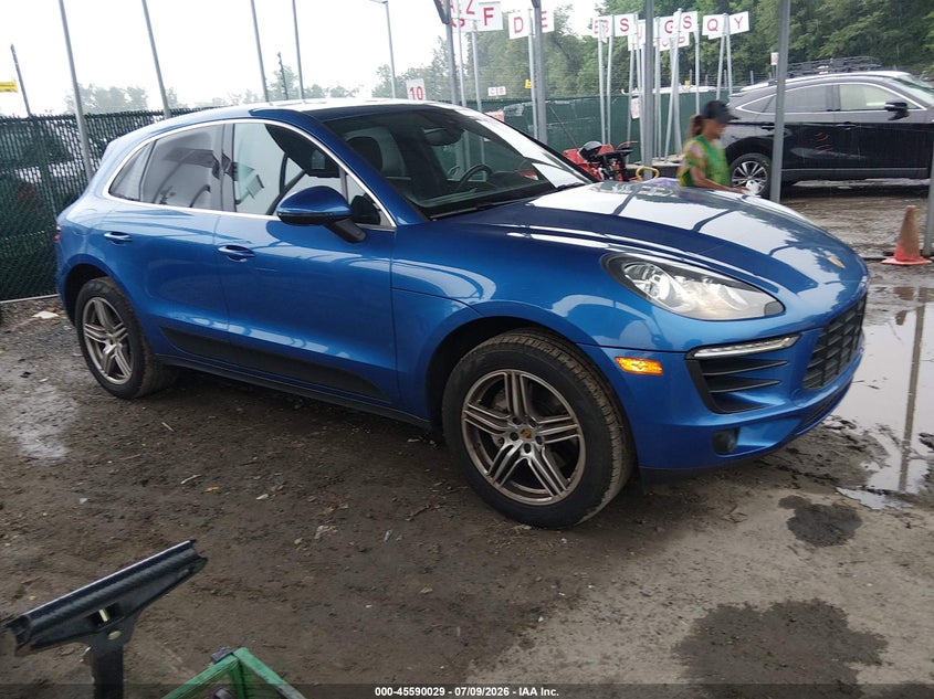 2017 Porsche Macan VIN WP1AB2A54HLB14290 — IAAI salvage auction photo