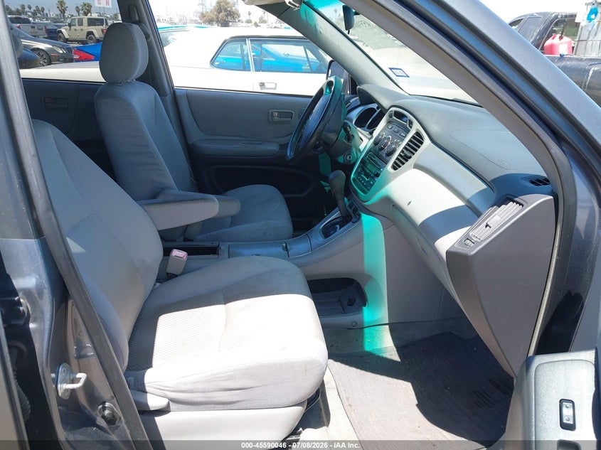 2004 Toyota Highlander VIN JTEGD21A940091941 IAAI salvage auction — NORMAL WEAR, Clear-Dealer Only (Texas), sold $350 on 2026-07-29 (photo 5)
