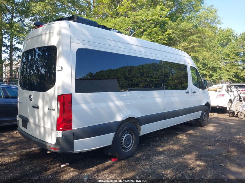 2026 Mercedes-benz Sprinter VIN W1Z4KGHY1TT603354 IAAI salvage auction — ROOF, Enterprise Vehicles Clear Only (Massachusetts), sold $40,000 on 2026-07-30 (photo 4)