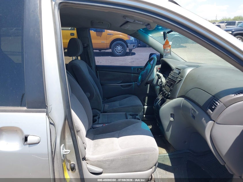 2007 Toyota Sienna VIN 5TDZK23C57S054307 IAAI salvage auction — NORMAL WEAR, Clear (Arizona), sold $150 on 2026-07-30 (photo 5)