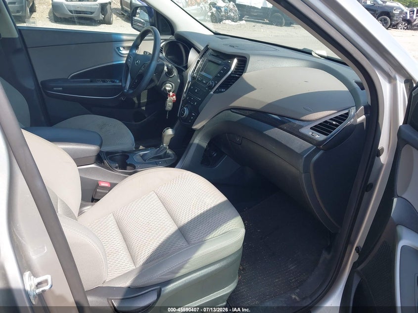2016 Hyundai Santa fe VIN KM8SM4HF0GU155353 IAAI salvage auction — NORMAL WEAR, Salvage Title, sold $1,700 on 2026-07-17 (photo 5)