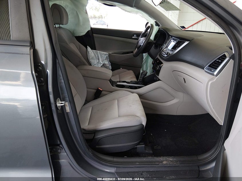 2017 Hyundai Tucson VIN KM8J33A20HU397139 IAAI salvage auction — LEFT SIDE, Rebuildable (Florida), sold $2,550 on 2026-08-02 (photo 5)