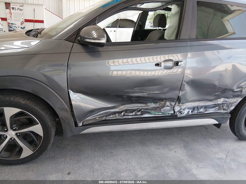 2017 Hyundai Tucson VIN KM8J33A20HU397139 IAAI salvage auction — LEFT SIDE, Rebuildable (Florida), sold $2,550 on 2026-08-02 (photo 6)