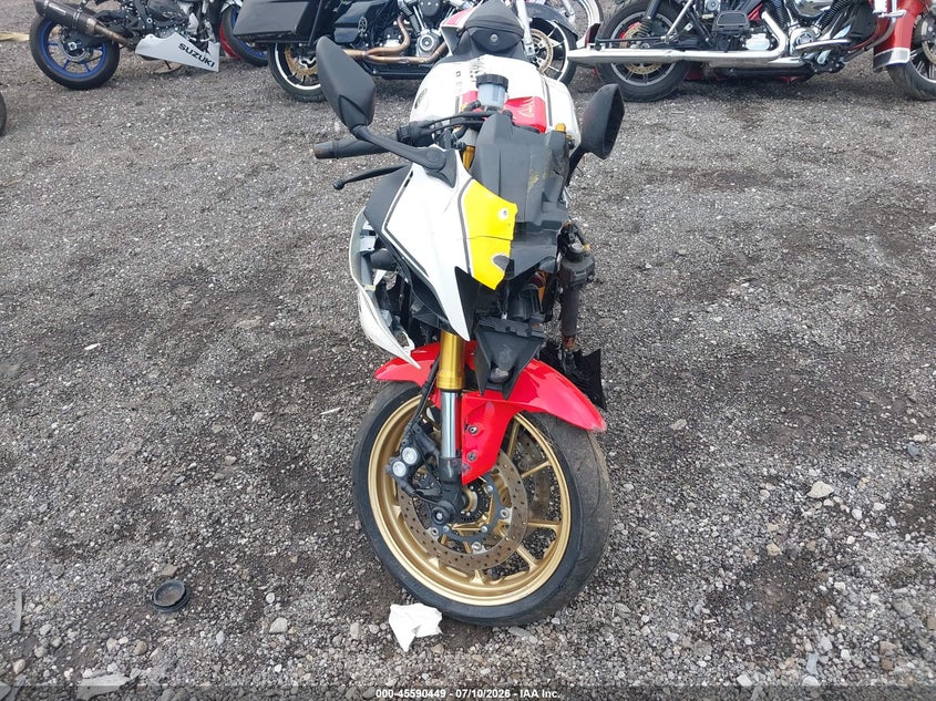 2022 Yamaha Yzf VIN JYARM38E1NA003077 IAAI salvage auction — LEFT & RIGHT, Salvage Title, sold $725 on 2026-09-10 (photo 5)