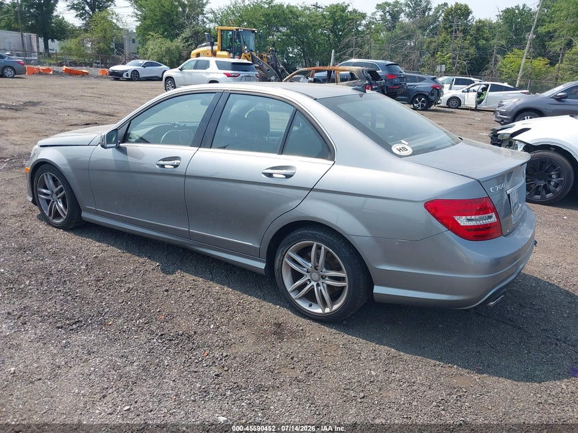 2012 Mercedes-benz C class VIN WDDGF8BB8CR208000 IAAI salvage auction — NORMAL WEAR, Clear (New Jersey), sold $650 on 2026-07-29 (photo 3)