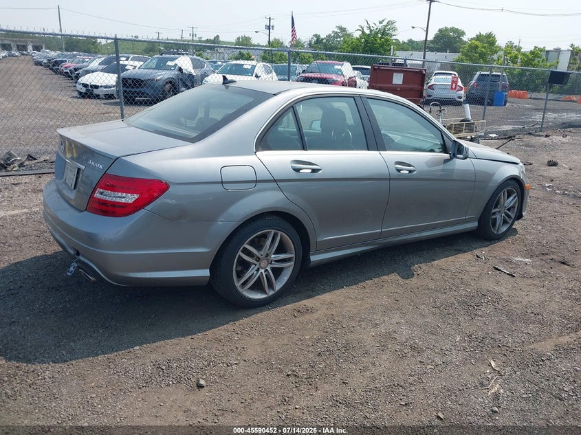 2012 Mercedes-benz C class VIN WDDGF8BB8CR208000 IAAI salvage auction — NORMAL WEAR, Clear (New Jersey), sold $650 on 2026-07-29 (photo 4)