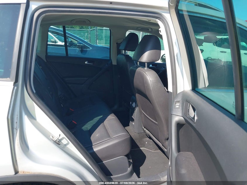 2012 Volkswagen Tiguan VIN WVGAV7AXXCW524828 IAAI salvage auction — NORMAL WEAR, Clear-Dealer Only (Maryland), sold $1,200 on 2026-07-17 (photo 8)