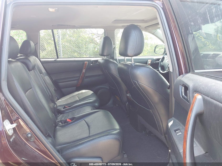 2011 Toyota Highlander VIN 5TDDK3EH9BS059026 IAAI salvage auction — REAR END, Clear (Wisconsin), sold $2,650 on 2026-07-15 (photo 8)