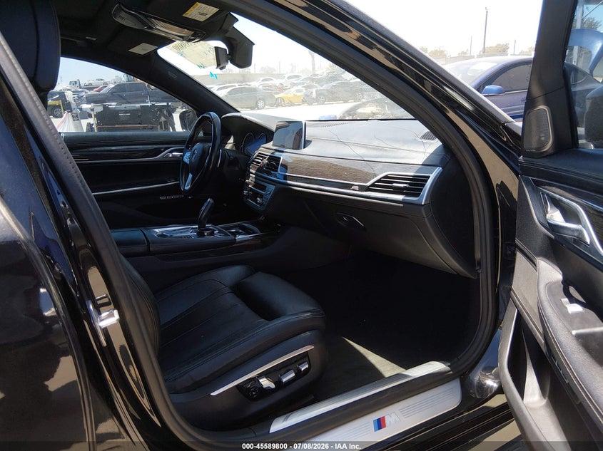 2017 BMW 7er VIN WBA7E2C55HG739285 IAAI salvage auction — LEFT SIDE, Salvage Title, sold $5,000 on 2026-08-12 (photo 5)