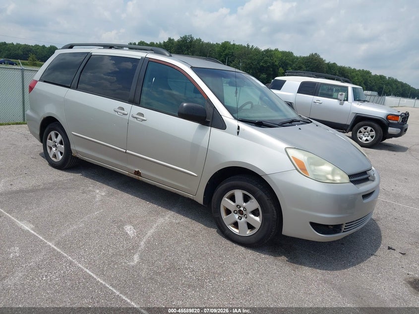 2004 Toyota Sienna VIN 5TDZA23C84S164301 IAAI salvage auction — NORMAL WEAR, Clear (Indiana), sold $675 on 2026-07-30 (photo 1)