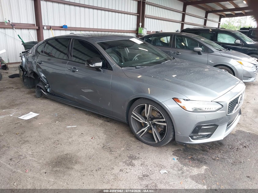 2020 Volvo S90 VIN LVYA22MT8LP154149 IAAI salvage auction — REAR END, Rebuildable (Florida), sold $2,650 on 2026-07-28 (photo 1)