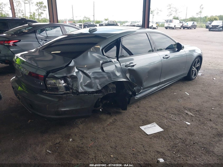 2020 Volvo S90 VIN LVYA22MT8LP154149 IAAI salvage auction — REAR END, Rebuildable (Florida), sold $2,650 on 2026-07-28 (photo 4)
