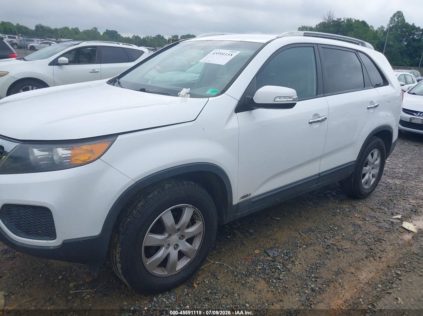 2011 Kia Sorento VIN 5XYKTDA22BG124212 IAAI salvage auction — NORMAL WEAR, Clear (Virginia), sold $1,400 on 2026-07-20 (photo 2)