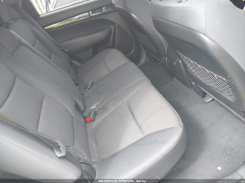 2011 Kia Sorento VIN 5XYKTDA22BG124212 IAAI salvage auction — NORMAL WEAR, Clear (Virginia), sold $1,400 on 2026-07-20 (photo 8)