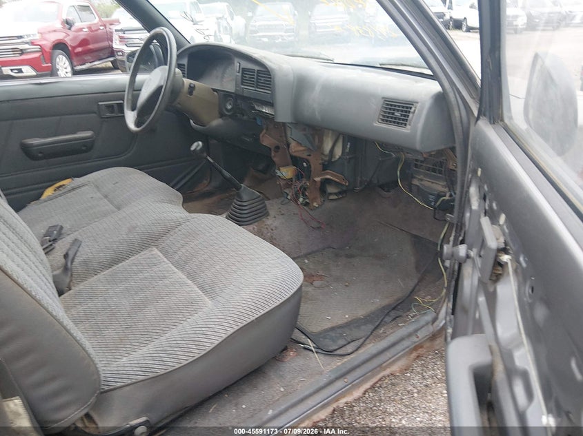 1994 Toyota Pickup VIN JT4RN81A4R5188200 IAAI salvage auction — NORMAL WEAR, Regular Certificate (Iowa), sold $400 on 2026-07-27 (photo 5)