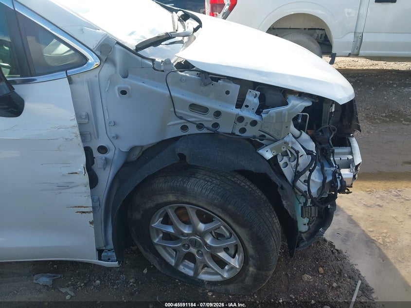 2025 Chrysler Pacifica VIN 2C4RC1BG8SR555611 IAAI salvage auction — SIDE, Enterprise Vehicles Clear Only (Florida), sold $9,600 on 2026-07-15 (photo 6)