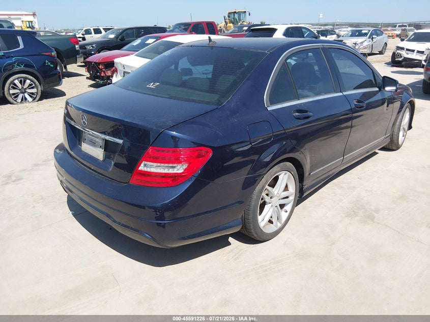 2013 Mercedes-benz C-klasse VIN WDDGF4HB1DA863261 IAAI salvage auction — NORMAL WEAR, Nrc Lienholder Repossession Paperwork (Texas), sold $375 on 2026-08-04 (photo 4)
