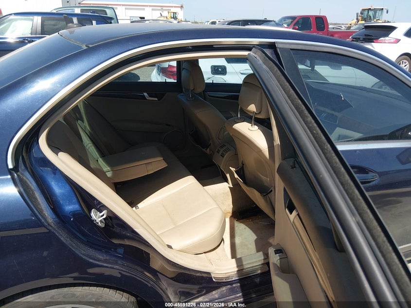 2013 Mercedes-benz C-klasse VIN WDDGF4HB1DA863261 IAAI salvage auction — NORMAL WEAR, Nrc Lienholder Repossession Paperwork (Texas), sold $375 on 2026-08-04 (photo 8)