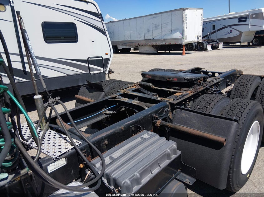 2007 International 8000 series VIN 1HSHXAHR07J469110 IAAI salvage auction — ALL OVER, Clear (Idaho), sold $25 on 2026-07-24 (photo 7)