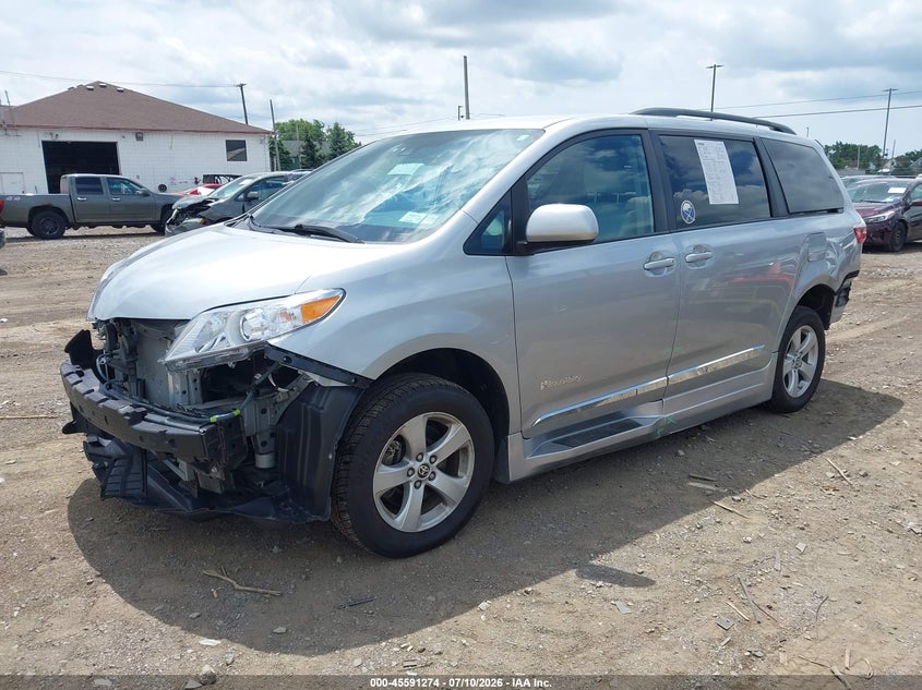 2020 Toyota Sienna VIN 5TDKZ3DC5LS069448 IAAI salvage auction — FRONT & REAR, Salvage Title, sold $3,650 on 2026-07-22 (photo 2)