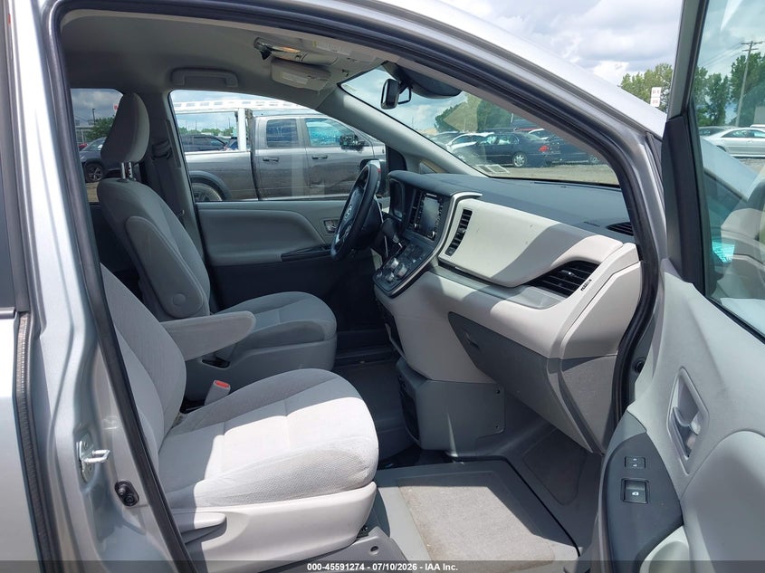 2020 Toyota Sienna VIN 5TDKZ3DC5LS069448 IAAI salvage auction — FRONT & REAR, Salvage Title, sold $3,650 on 2026-07-22 (photo 5)