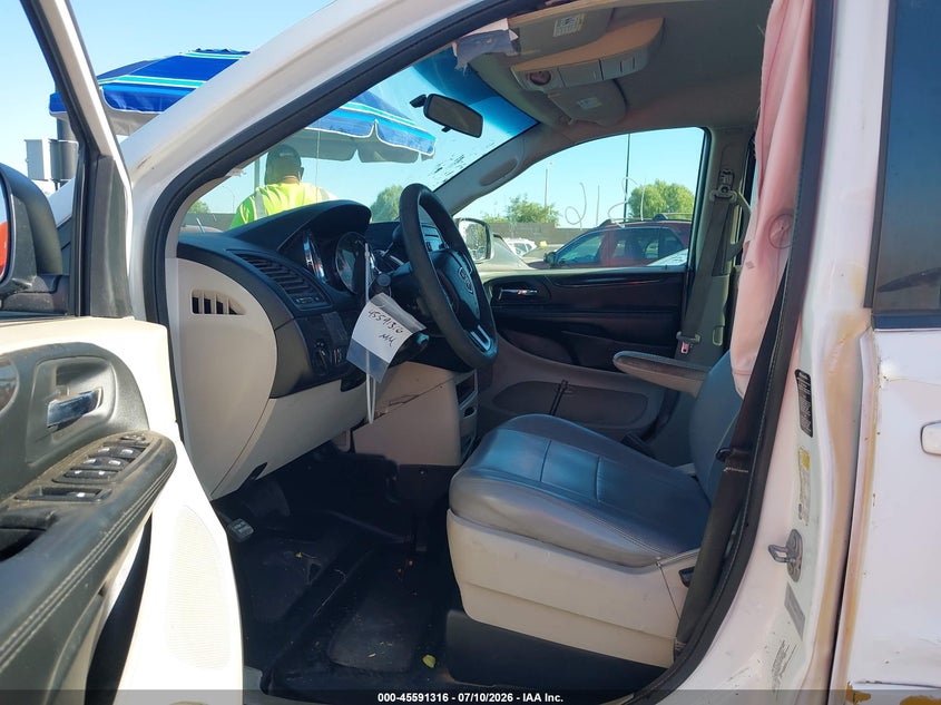 2017 Dodge Caravan VIN 2C4RDGBG7HR784211 IAAI salvage auction — SIDE, Salvage Title, sold $1,900 on 2026-08-14 (photo 5)