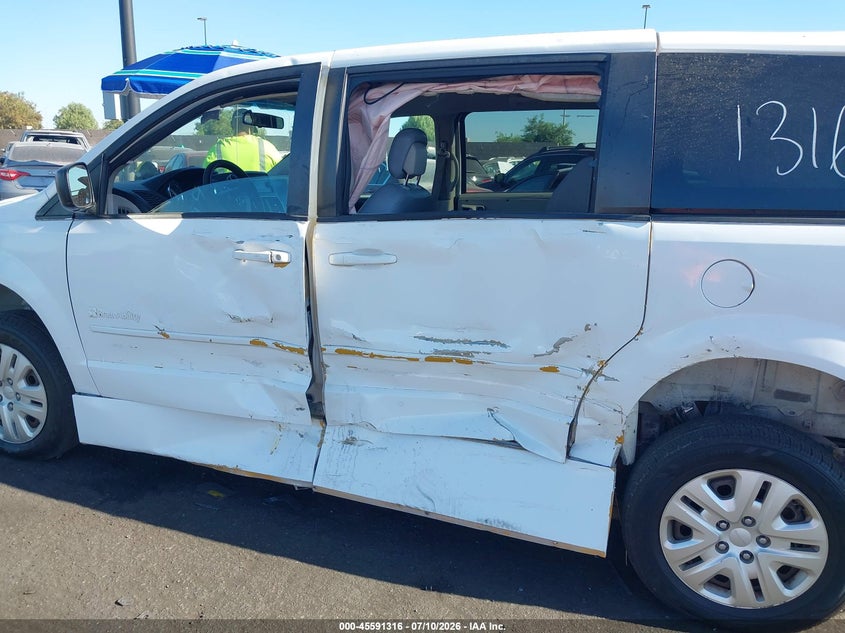 2017 Dodge Caravan VIN 2C4RDGBG7HR784211 IAAI salvage auction — SIDE, Salvage Title, sold $1,900 on 2026-08-14 (photo 6)