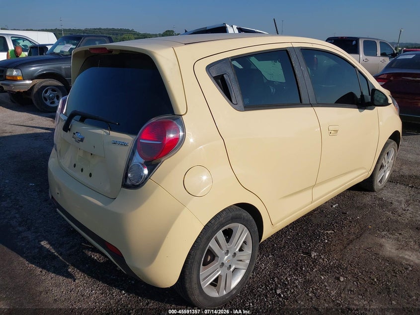 2014 Chevrolet Spark VIN KL8CA6S94EC402840 IAAI salvage auction — NORMAL WEAR, Clear - Public Restricted (Oklahoma), sold $375 on 2026-07-28 (photo 4)