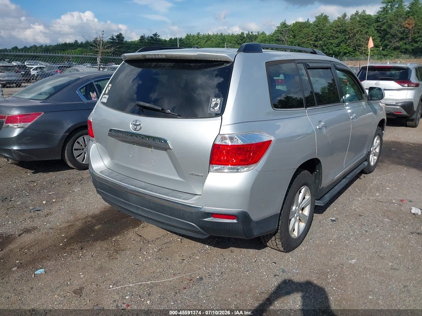 2012 Toyota Highlander VIN 5TDBK3EH3CS106124 IAAI salvage auction — NORMAL WEAR, Salvage Title, sold $3,600 on 2026-07-31 (photo 4)