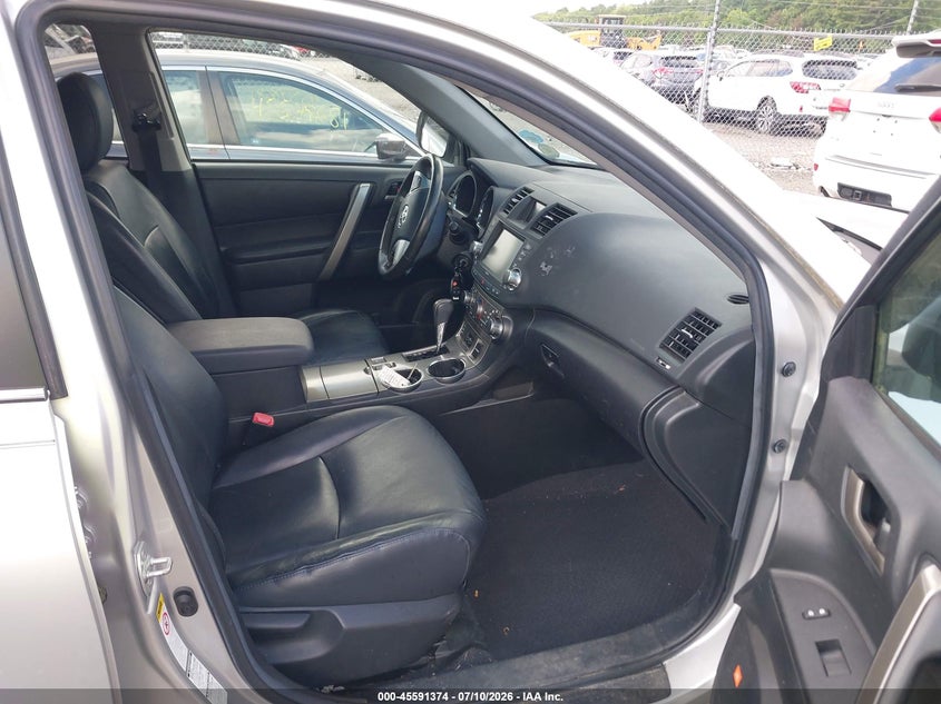 2012 Toyota Highlander VIN 5TDBK3EH3CS106124 IAAI salvage auction — NORMAL WEAR, Salvage Title, sold $3,600 on 2026-07-31 (photo 5)
