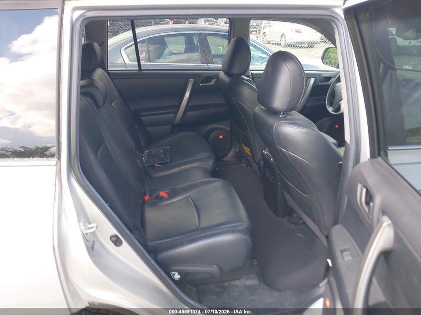 2012 Toyota Highlander VIN 5TDBK3EH3CS106124 IAAI salvage auction — NORMAL WEAR, Salvage Title, sold $3,600 on 2026-07-31 (photo 8)