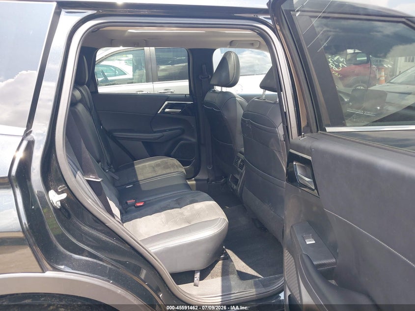 2024 Mitsubishi Outlander VIN JA4J4VA80RZ076802 IAAI salvage auction — FRONT END, Salvage Title, sold $13,025 on 2026-08-20 (photo 8)