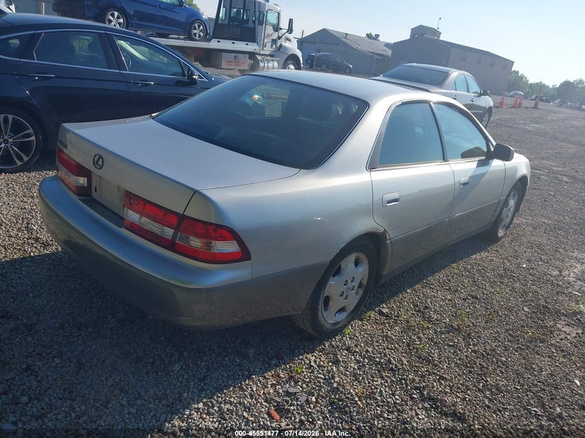 2000 Lexus Es 300 VIN JT8BF28G1Y5089899 IAAI salvage auction — NORMAL WEAR, Original (Ohio), sold $175 on 2026-07-21 (photo 4)