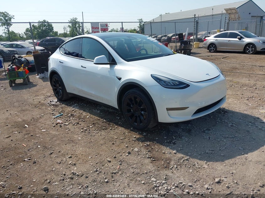 2021 Tesla Model y VIN 5YJYGDED2MF105910 IAAI salvage auction — REAR END, Salvage (Ohio), sold $7,400 on 2026-07-30 (photo 1)