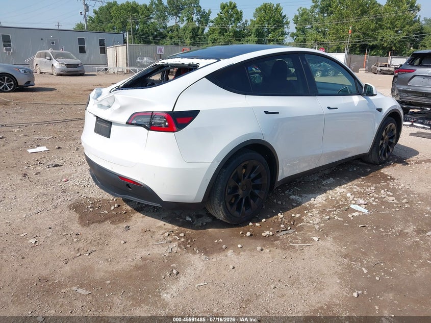 2021 Tesla Model y VIN 5YJYGDED2MF105910 IAAI salvage auction — REAR END, Salvage (Ohio), sold $7,400 on 2026-07-30 (photo 4)