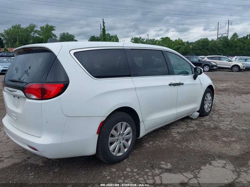 2020 Chrysler Voyager VIN 2C4RC1AG2LR193200 IAAI salvage auction — NORMAL WEAR, Salvage Title, sold $10,300 on 2026-07-24 (photo 4)