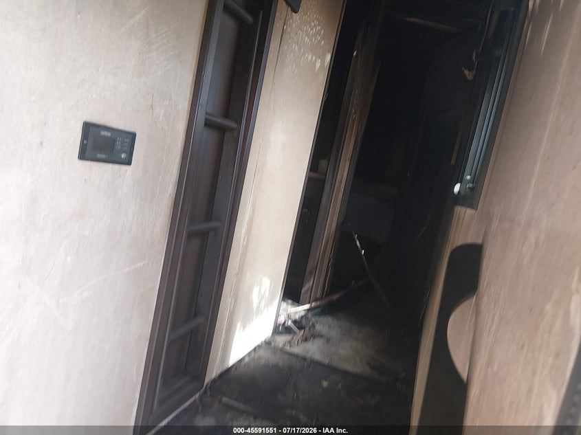2018 Jayco 377 rlbh VIN 1UJCJ0BV5J1LL0456 IAAI salvage auction — Burn Interior, Wait Title, sold $225 on 2026-10-14 (photo 8)