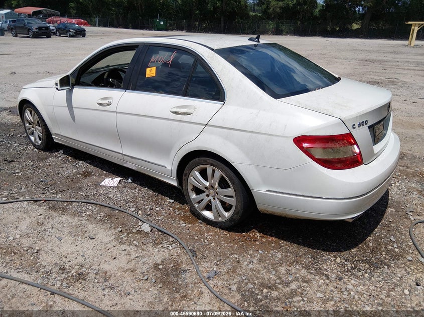 2010 Mercedes-benz C class VIN WDDGF8BB8AR126152 IAAI salvage auction — NORMAL WEAR, Clear (Florida), sold $450 on 2026-07-31 (photo 3)